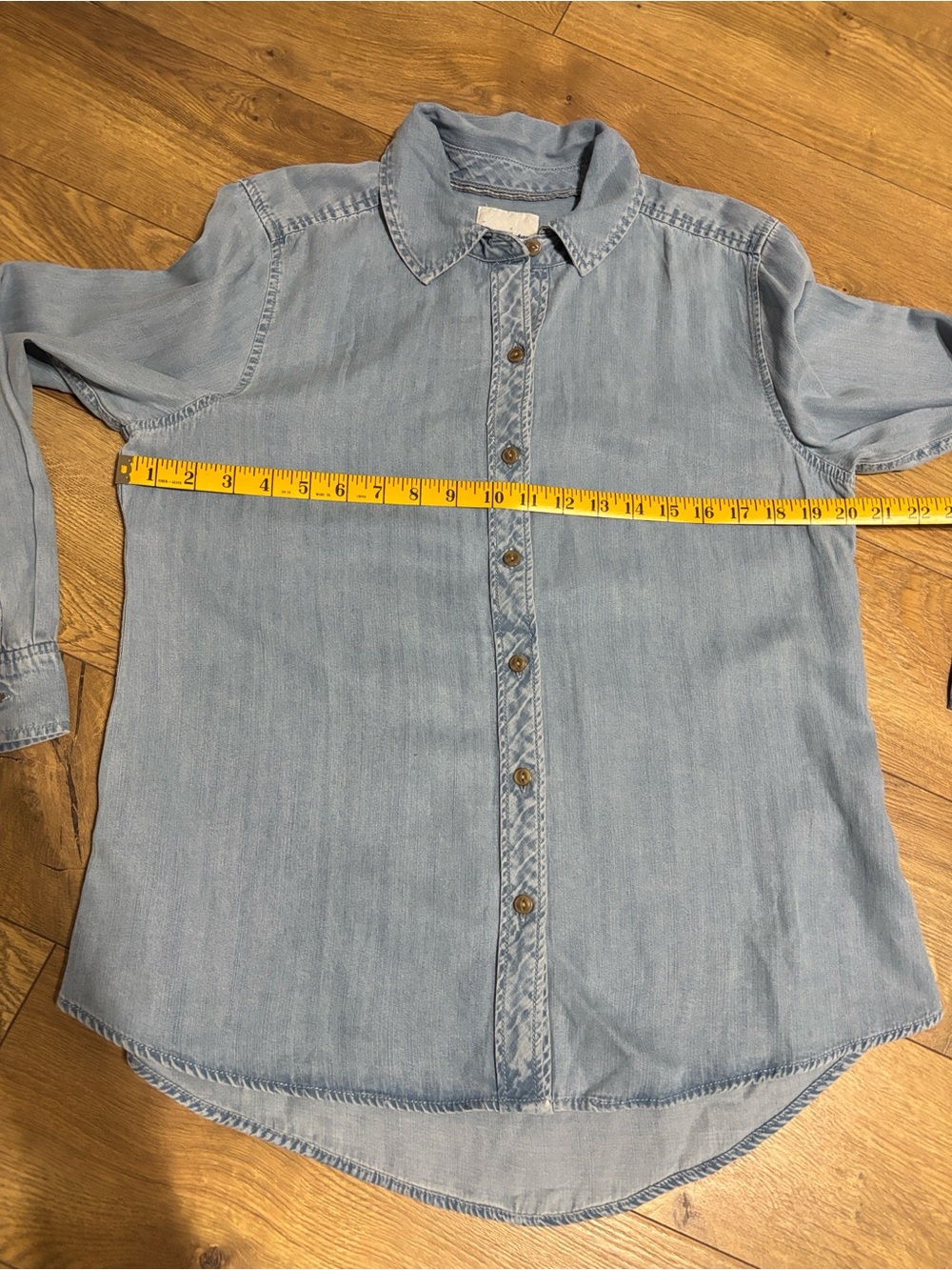 Tommy Bahama chambray o'lei relaxed womens shirt size Medium NWT - Picture 7 of 12